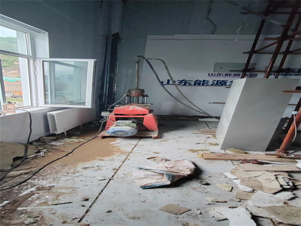 张湾地基基础下沉墙体裂缝加固注浆顶升施工